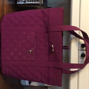 Vera Bradley large tote with toggle closure